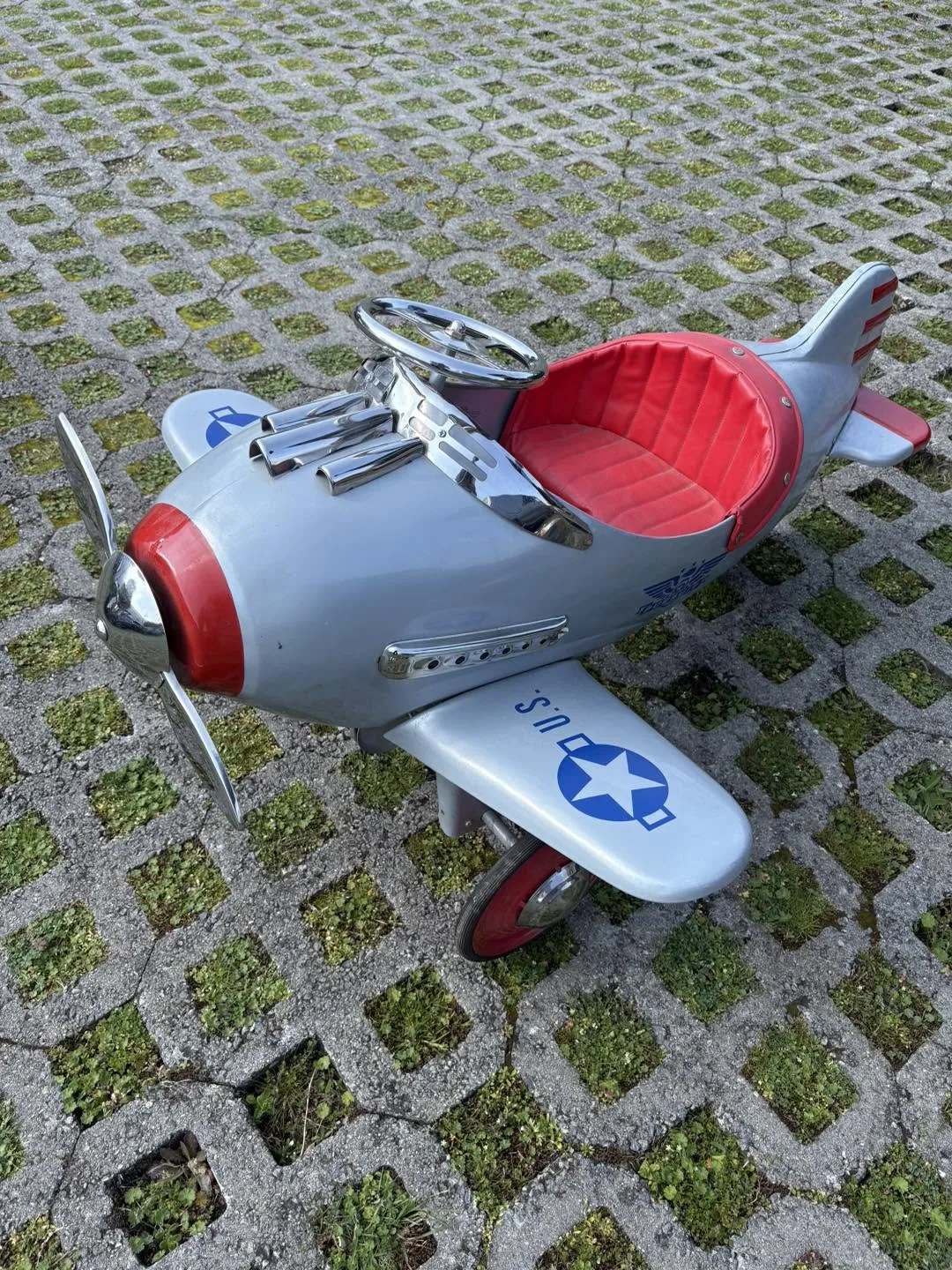 Avion à pédales rétro pour enfant – 