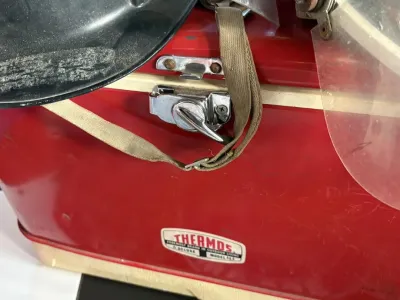 Glacière Thermos rouge vintage – 